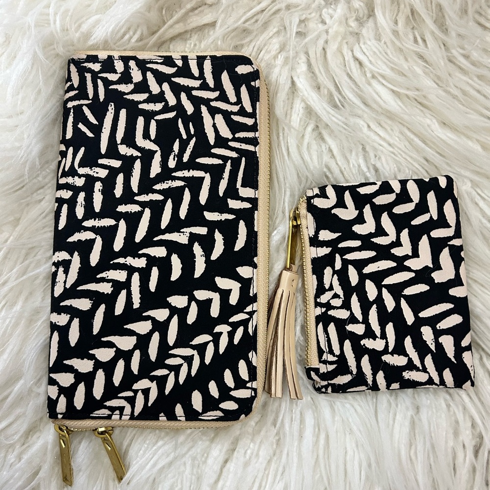 Sseko Kawa Black and Cream Pattern Clutch and Coinpurse - Picture 4 of 9